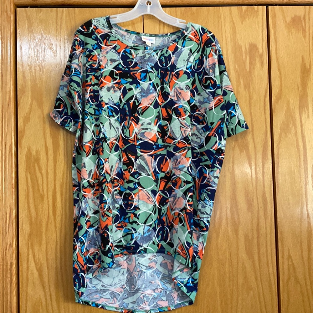 LulaRoe short sleeve shirt